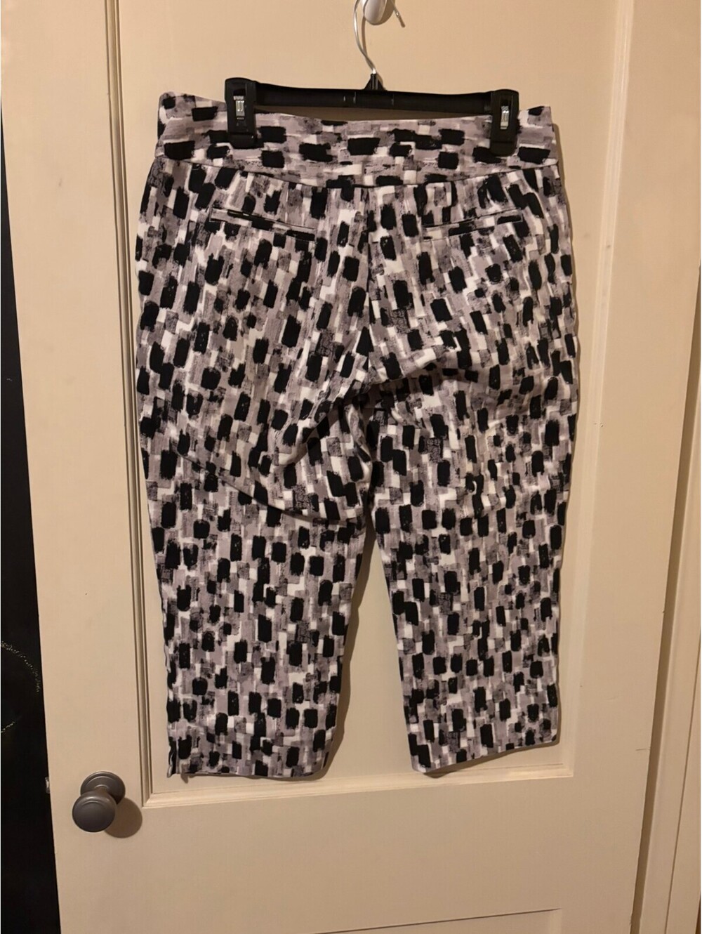 Black and White Patterned Cropped Pants with Pockets Laura Ashley Size 10